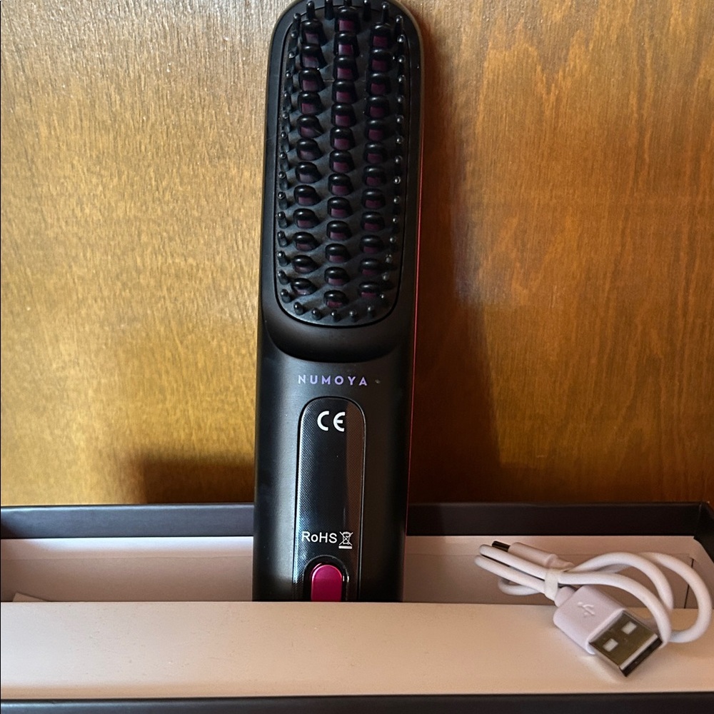 Black & Purple Gobrush Pro Heated Straightening Brush Portable USB Rechargeable